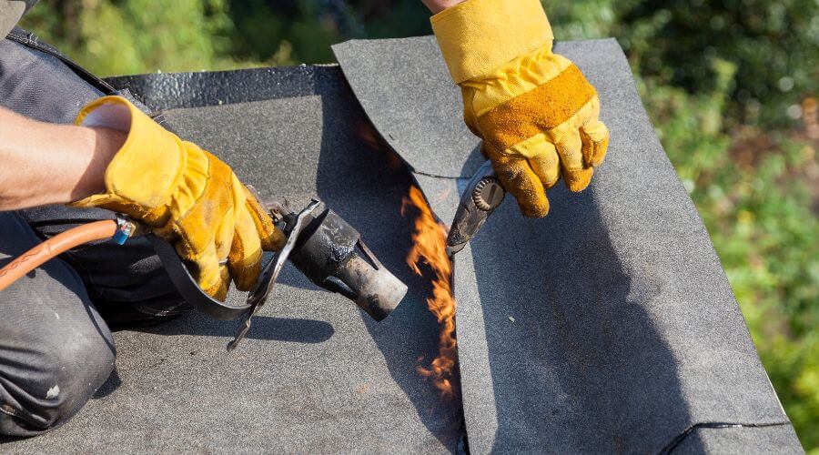 Professional residential roofers in Leslie, AR